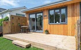 The Jolly Lodge-Sea Views-Free Parking